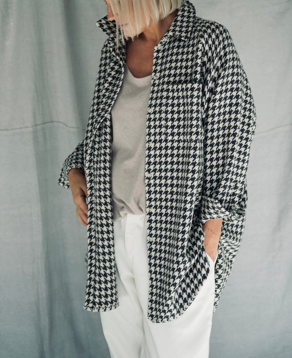 AN URBAN WOOL-BLEND SHACKET