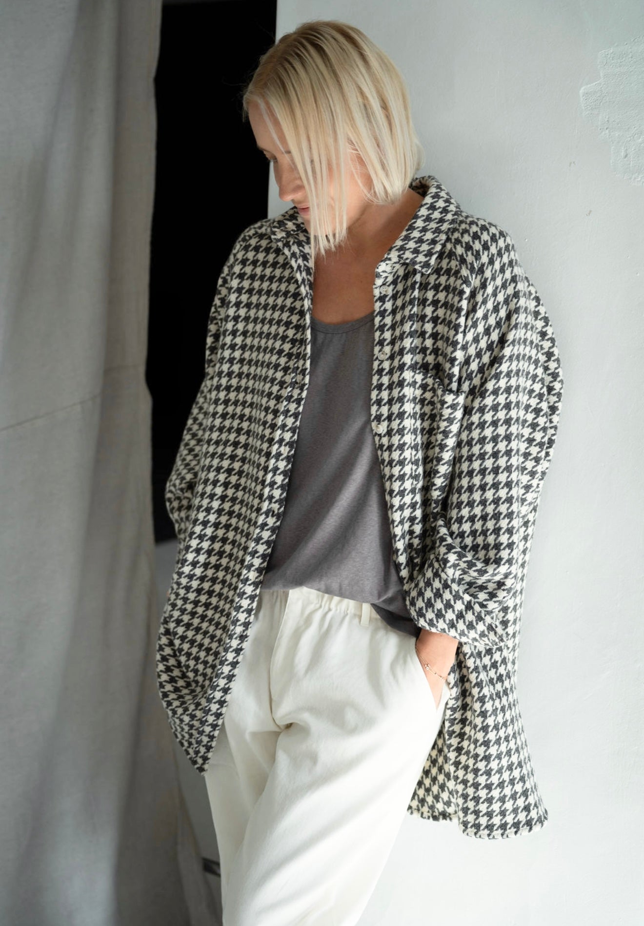 AN URBAN WOOL-BLEND SHACKET