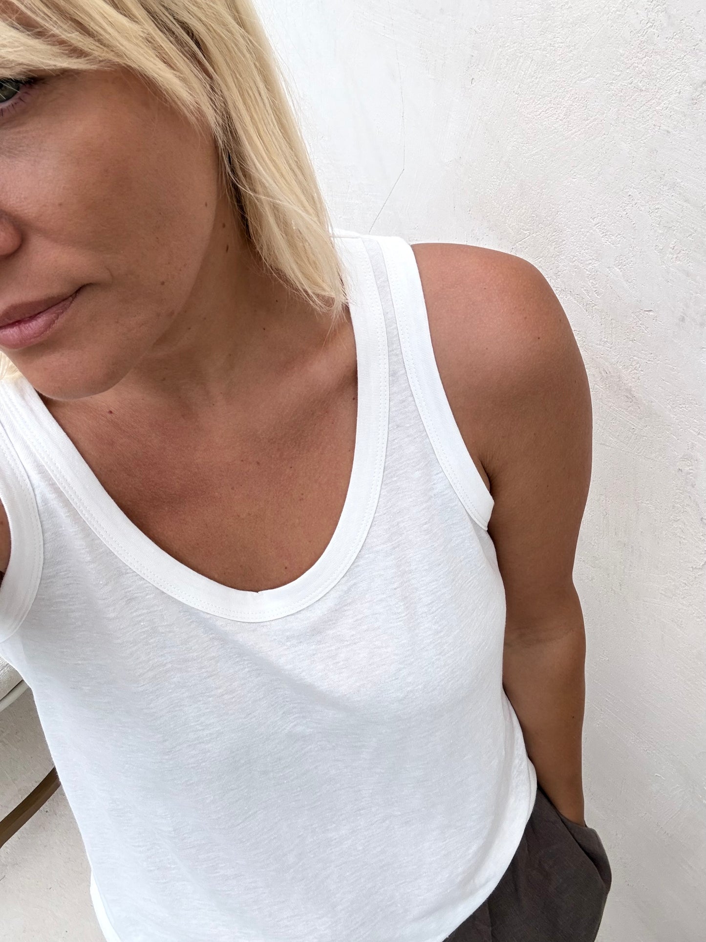 BASIC TANK TOP