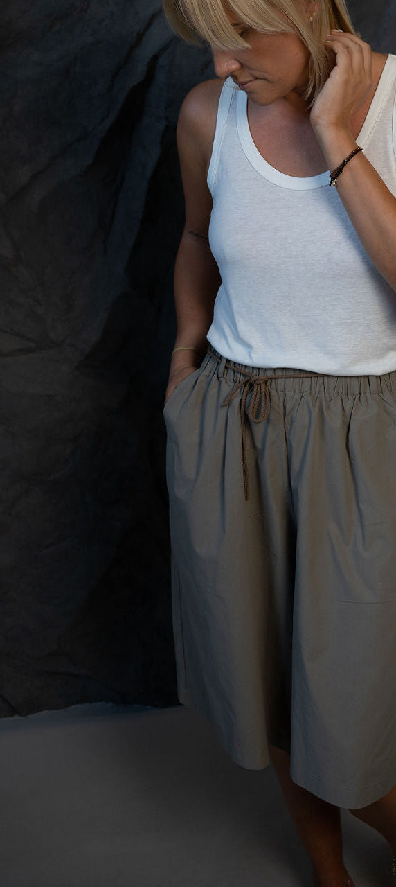 AMAI EXTRA LONG SHORTS