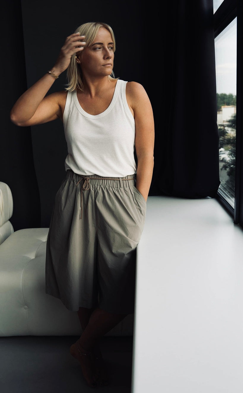 AMAI EXTRA LONG SHORTS