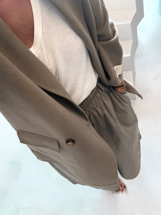 AMAI EXTRA LONG SHORTS
