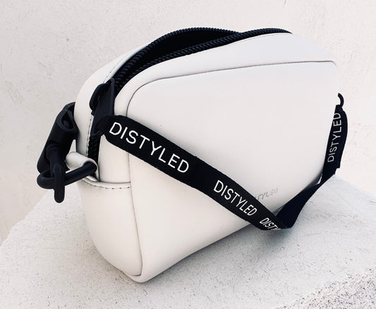 White bag with a zipper